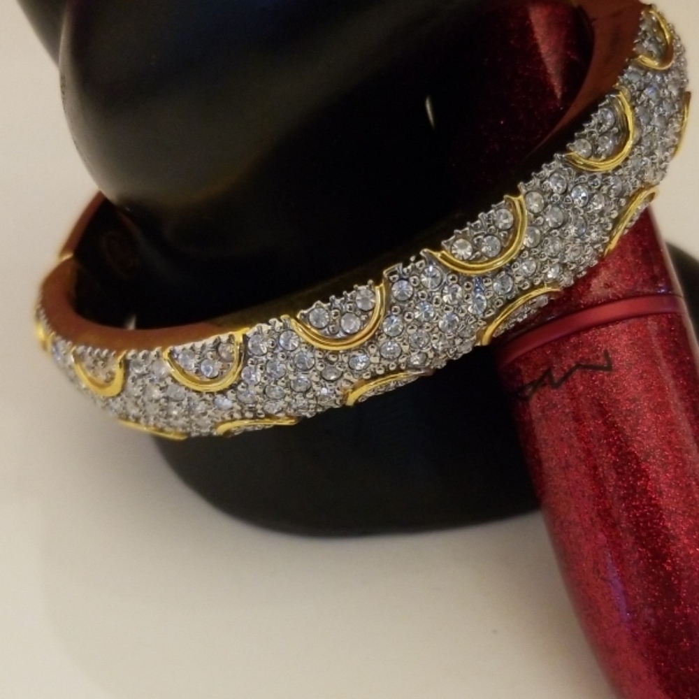 𝅺🎉Premier Designs gold bracelet with crystals